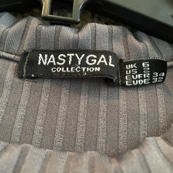 Ribbed Crew Neck Crop Tank Top - Picture 6 of 7